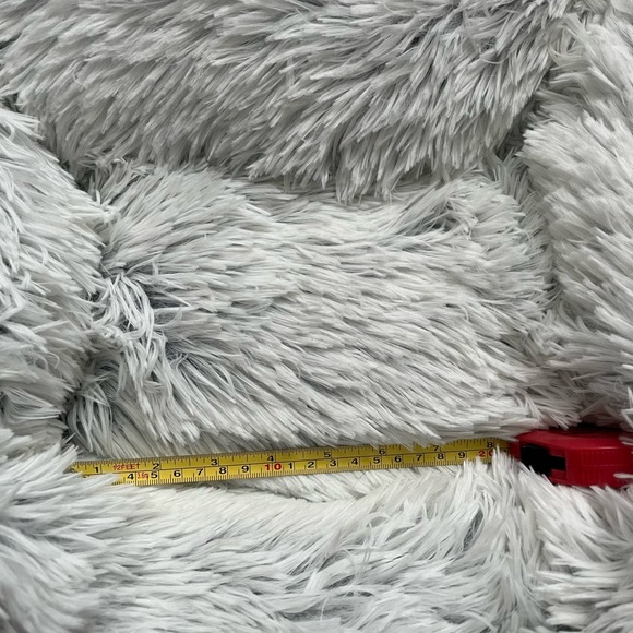 Best friends by Sheri Soothe and Snooze Lounge Shag Rectangular pet bed NWT - Picture 5 of 7